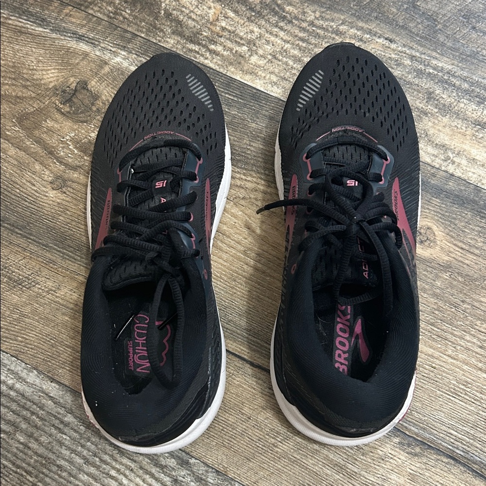 Brooks Women’s Addiction
GTS 15 Running Shoes
Black Walking Comfort Sz 9.5 - Picture 10 of 10